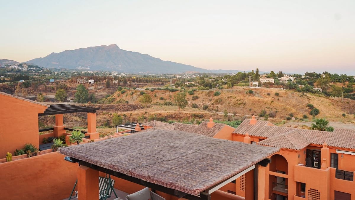 3 bedroom Penthouse for sale in Benahavis with pool garage - € 695,000 (Ref: 9480181)