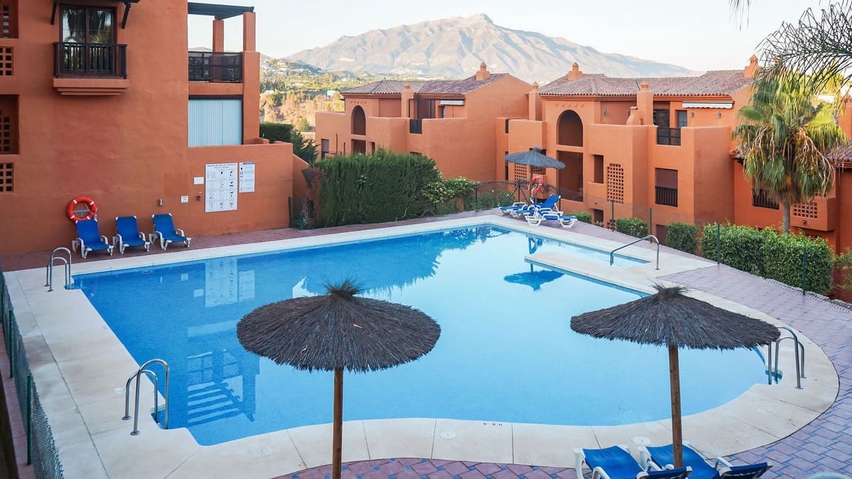 3 bedroom Penthouse for sale in Benahavis with pool garage - € 695,000 (Ref: 9480181)