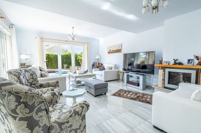 Chalet de 3 habitaciones en Alhaurín Golf, Alhaurín el Grande en venta con piscina - 695.000 € (Ref: 9480182)