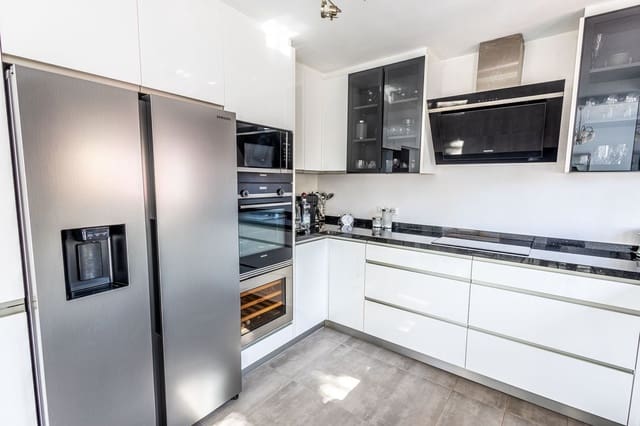 Chalet de 3 habitaciones en Alhaurín Golf, Alhaurín el Grande en venta con piscina - 695.000 € (Ref: 9480182)