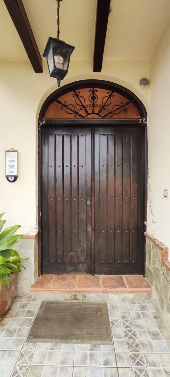 4 bedroom Villa for sale in Alhaurin el Grande with pool garage - € 695,000 (Ref: 9480183)