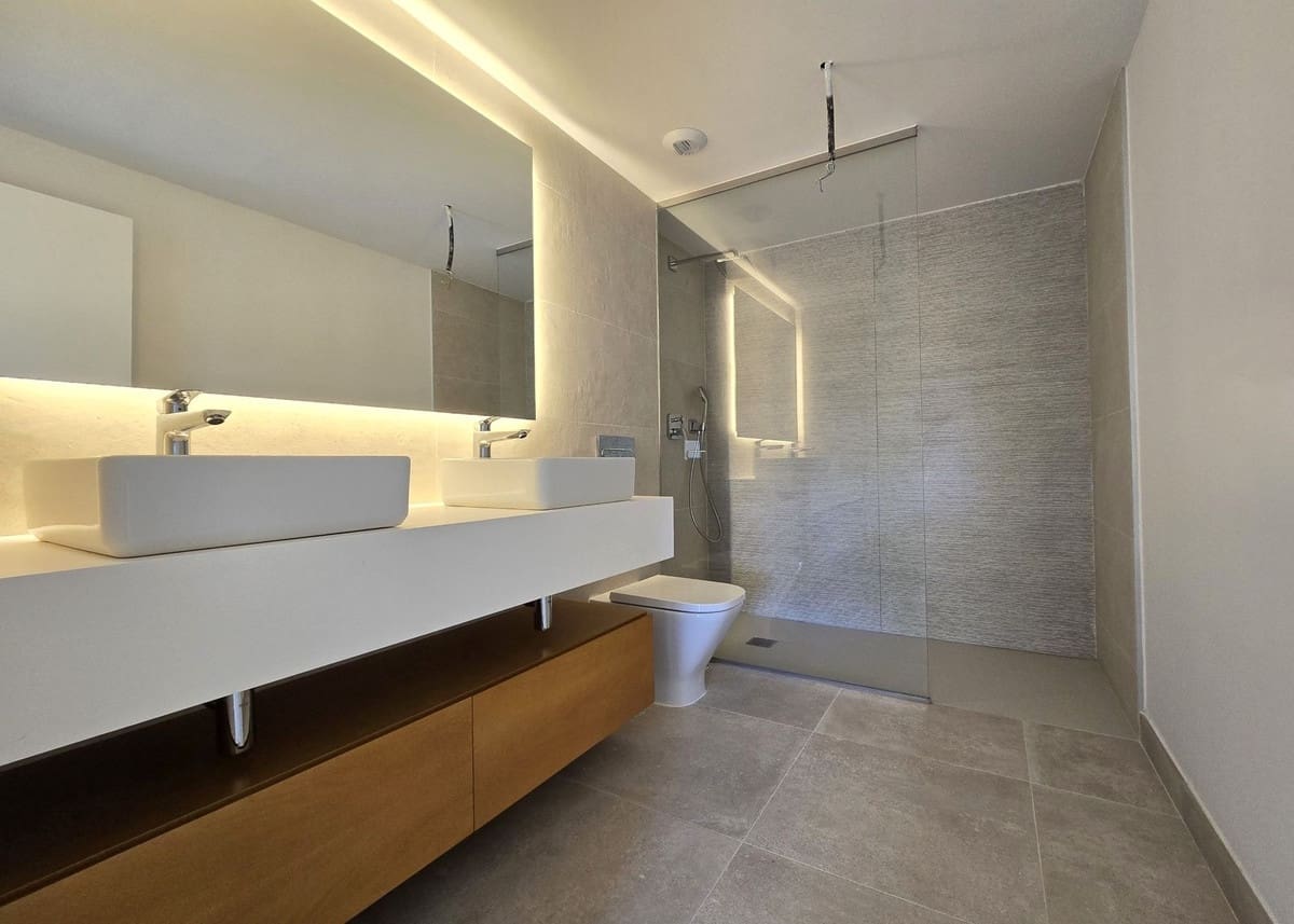 3 quarto Moradia Geminada para venda em Mijas Costa com piscina garagem - 695 000 € (Ref: 9480184)