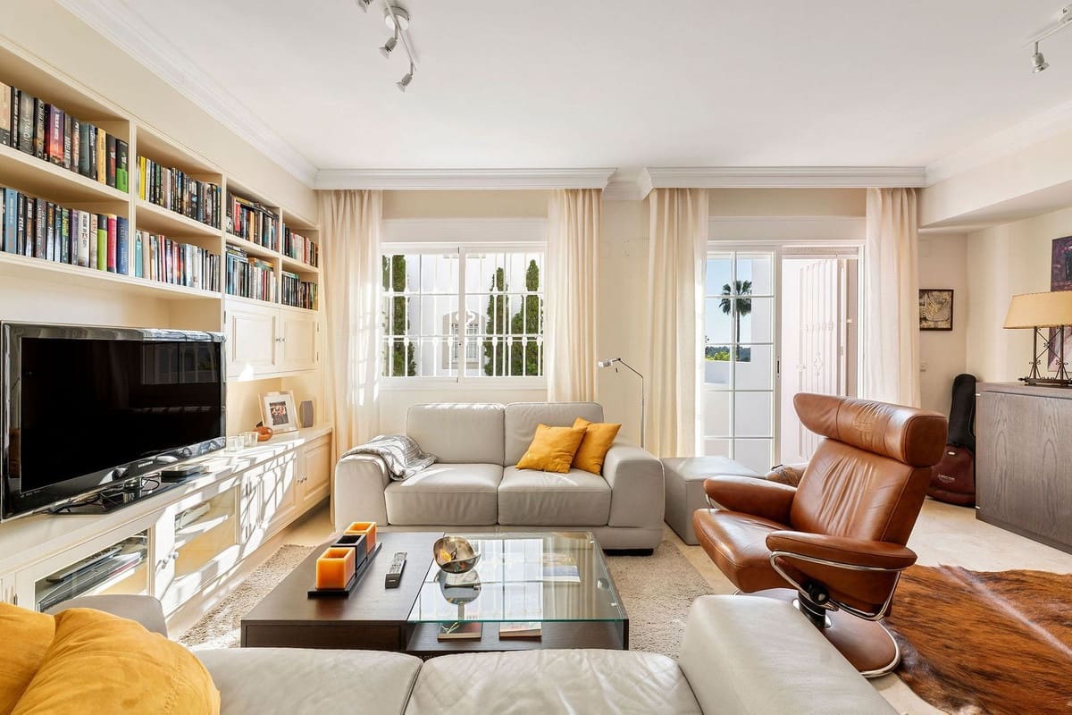 Casa de 3 habitaciones en Nueva Andalucia en venta con piscina garaje - 695.000 € (Ref: 9480186)