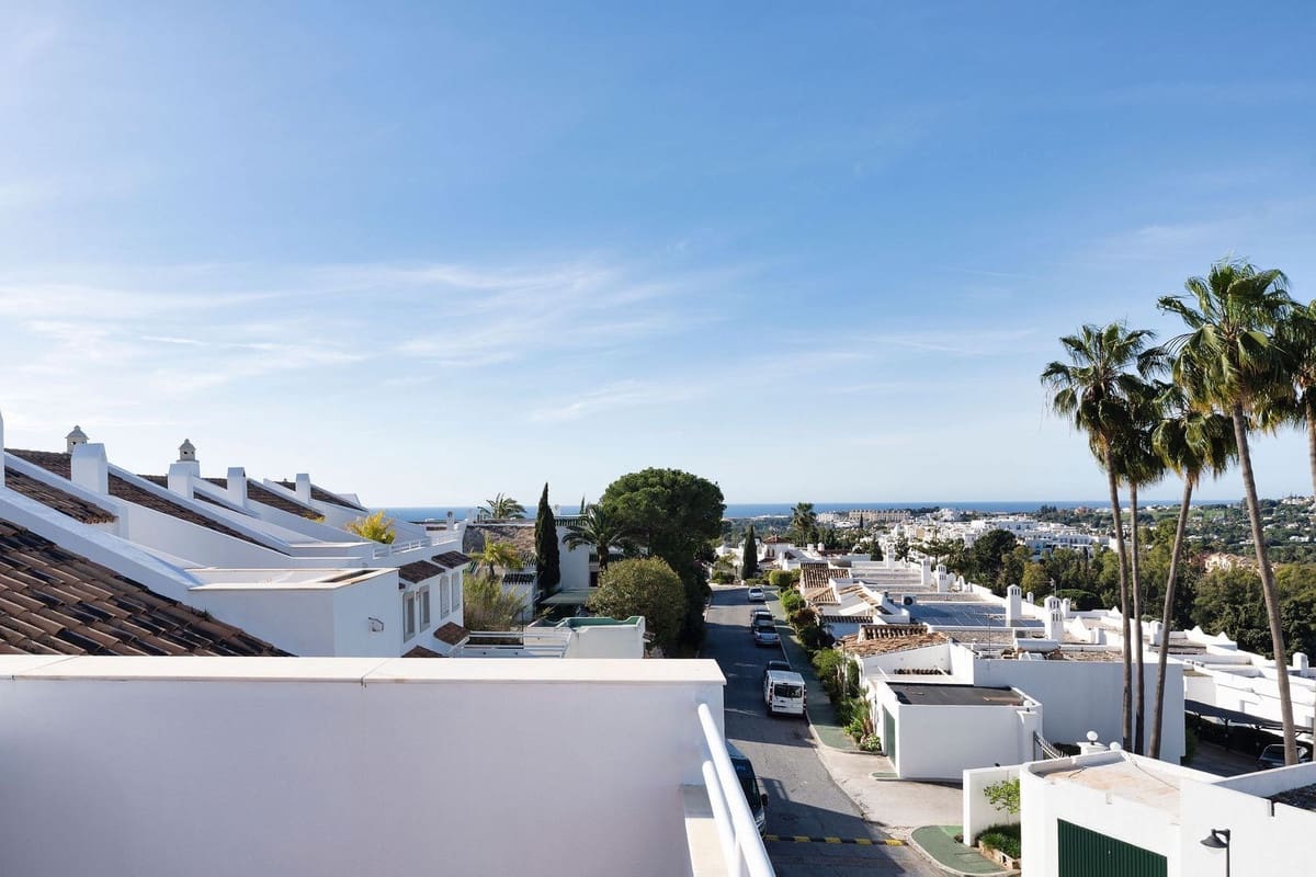 Casa de 3 habitaciones en Nueva Andalucia en venta con piscina garaje - 695.000 € (Ref: 9480186)