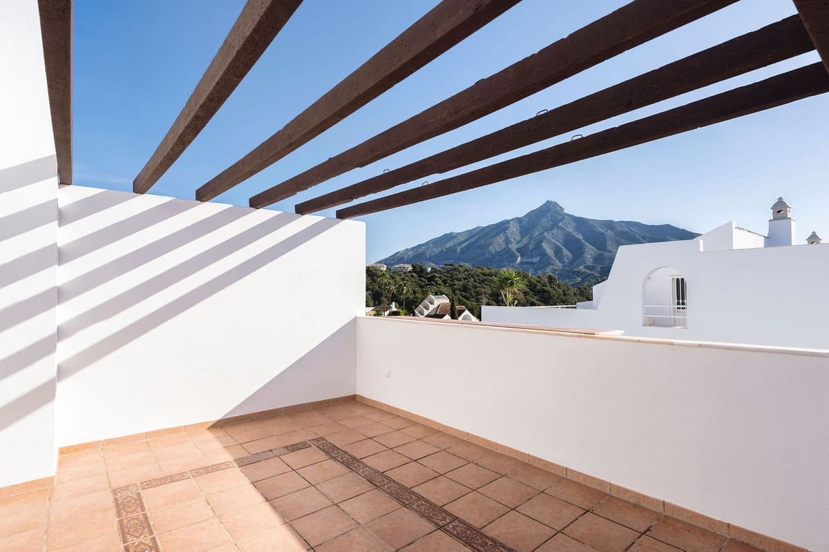 Casa de 3 habitaciones en Nueva Andalucia en venta con piscina garaje - 695.000 € (Ref: 9480186)