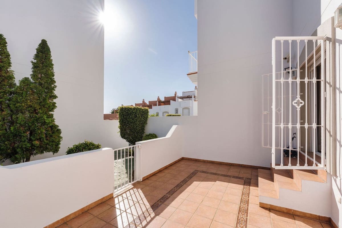 Casa de 3 habitaciones en Nueva Andalucia en venta con piscina garaje - 695.000 € (Ref: 9480186)