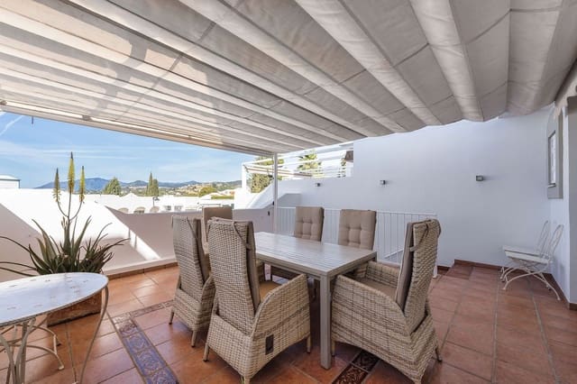 Casa de 3 habitaciones en La Dama de Noche - La Alzambra, Marbella en venta con piscina garaje - 695.000 € (Ref: 9480186)