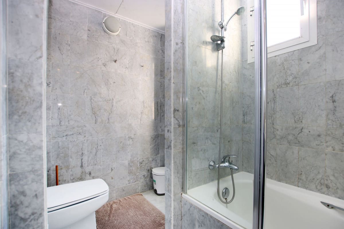 3 slaapkamer Penthouse te koop in Nueva Andalucia met zwembad - € 699.000 (Ref: 9480193)