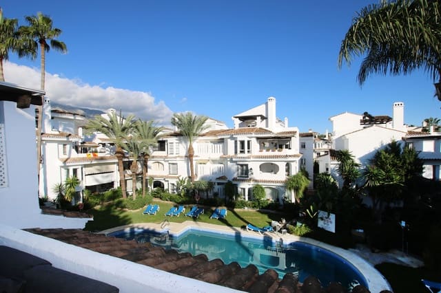 3 slaapkamer Penthouse te koop in La Dama de Noche - La Alzambra, Marbella met zwembad - € 699.000 (Ref: 9480193)