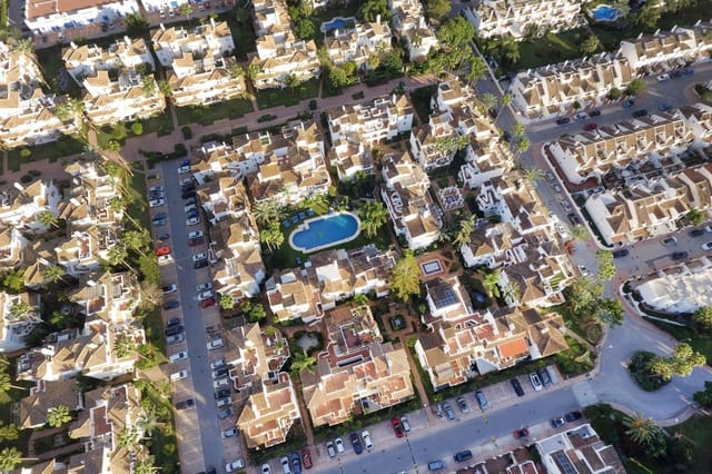 3 slaapkamer Penthouse te koop in La Dama de Noche - La Alzambra, Marbella met zwembad - € 699.000 (Ref: 9480193)