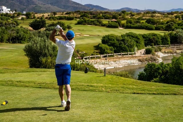 4 bedroom Penthouse for sale in Selwo, Estepona with pool garage - € 699,900 (Ref: 9480197)