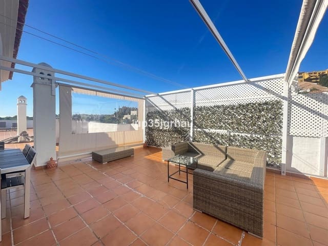 4 bedroom Penthouse for sale in Selwo, Estepona with pool garage - € 699,900 (Ref: 9480197)