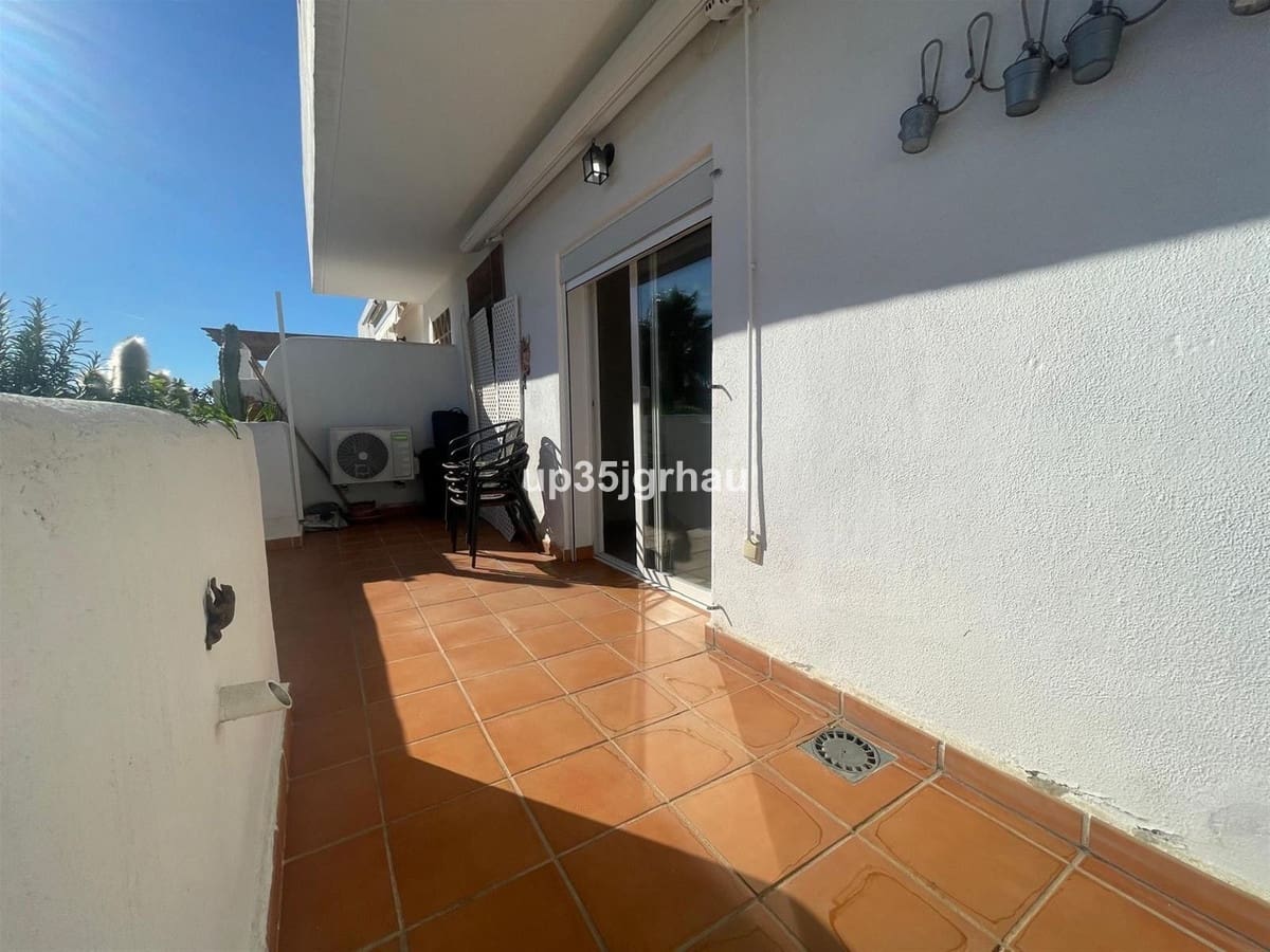 4 bedroom Penthouse for sale in New Golden Mile with pool garage - € 699,900 (Ref: 9480197)