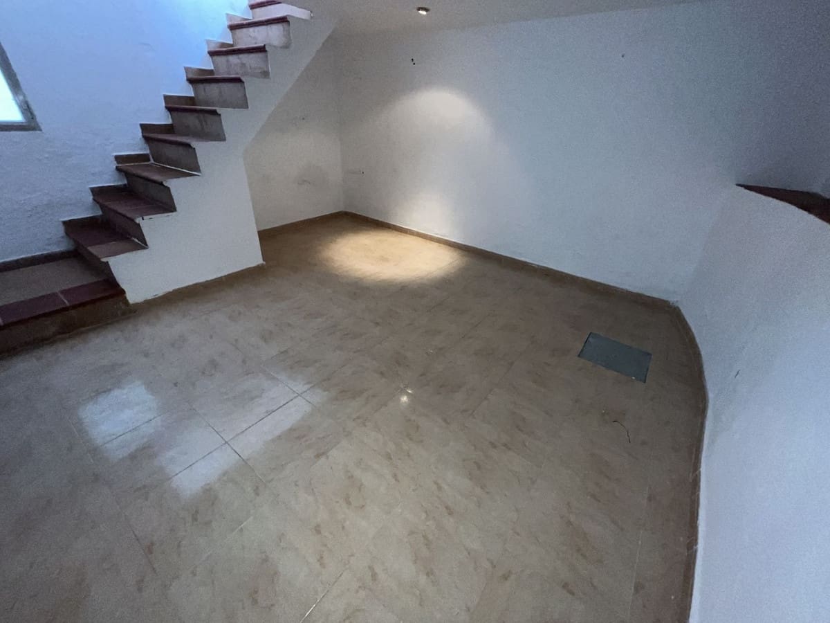 5 sypialnia Finka/Dom wiejski na sprzedaż w Estepona z basenem garażem - 700 000 € (Ref: 9480199)