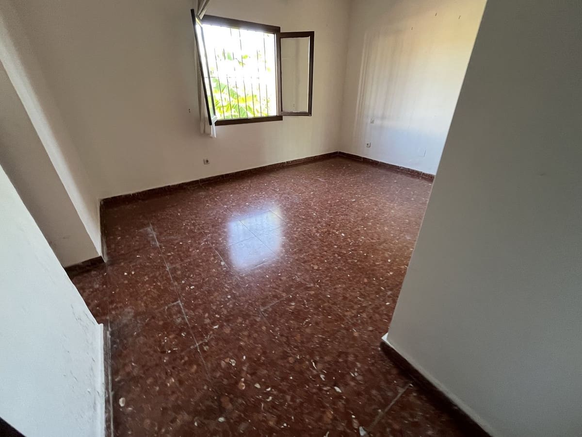 5 sypialnia Finka/Dom wiejski na sprzedaż w Estepona z basenem garażem - 700 000 € (Ref: 9480199)