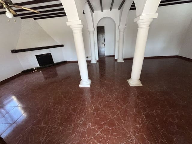 5 sypialnia Finka/Dom wiejski na sprzedaż w Centro, Estepona z basenem garażem - 700 000 € (Ref: 9480199)