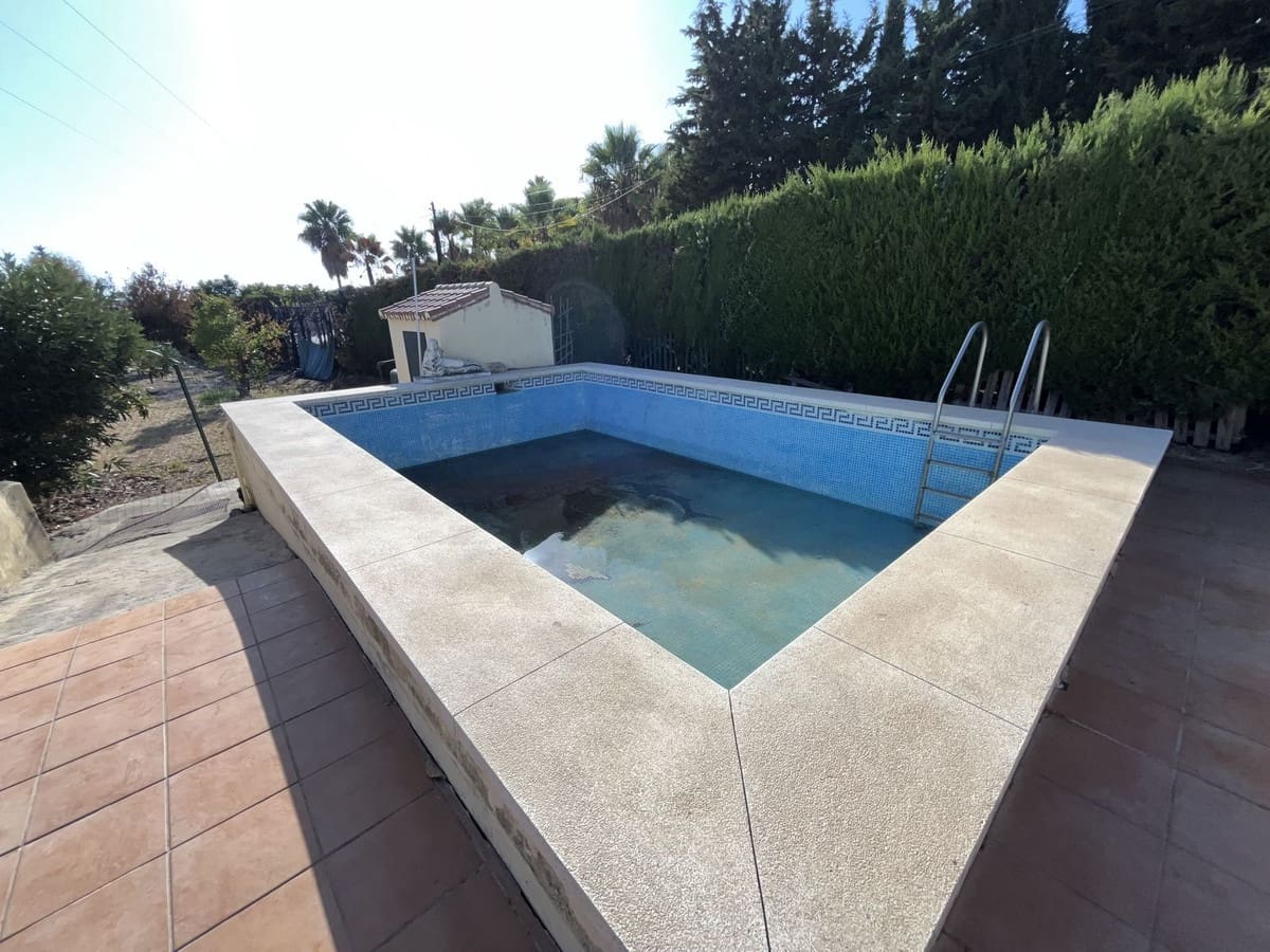 5 sypialnia Finka/Dom wiejski na sprzedaż w Estepona z basenem garażem - 700 000 € (Ref: 9480199)