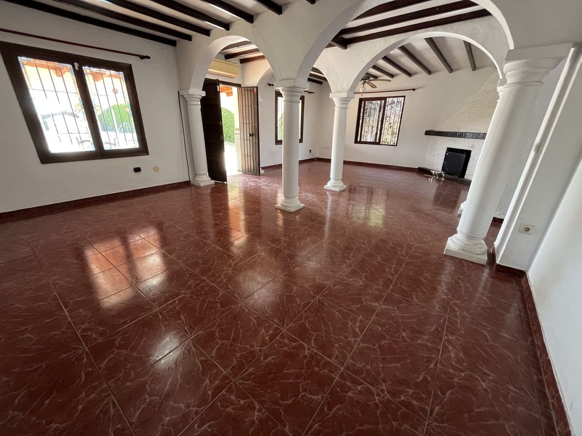 5 sypialnia Finka/Dom wiejski na sprzedaż w Estepona z basenem garażem - 700 000 € (Ref: 9480199)