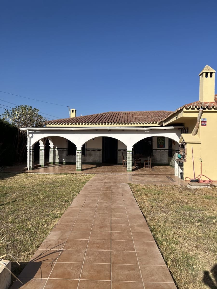 5 sypialnia Finka/Dom wiejski na sprzedaż w Estepona z basenem garażem - 700 000 € (Ref: 9480199)