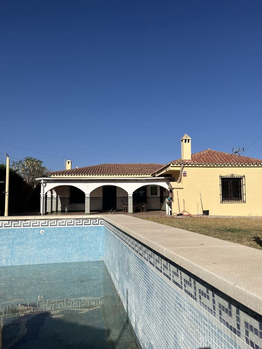 5 sypialnia Finka/Dom wiejski na sprzedaż w Estepona z basenem garażem - 700 000 € (Ref: 9480199)