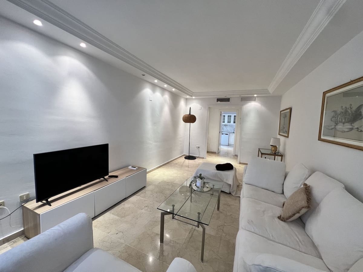 3 bedroom Apartment for sale in Puerto Banus with pool - € 710,000 (Ref: 9480200)