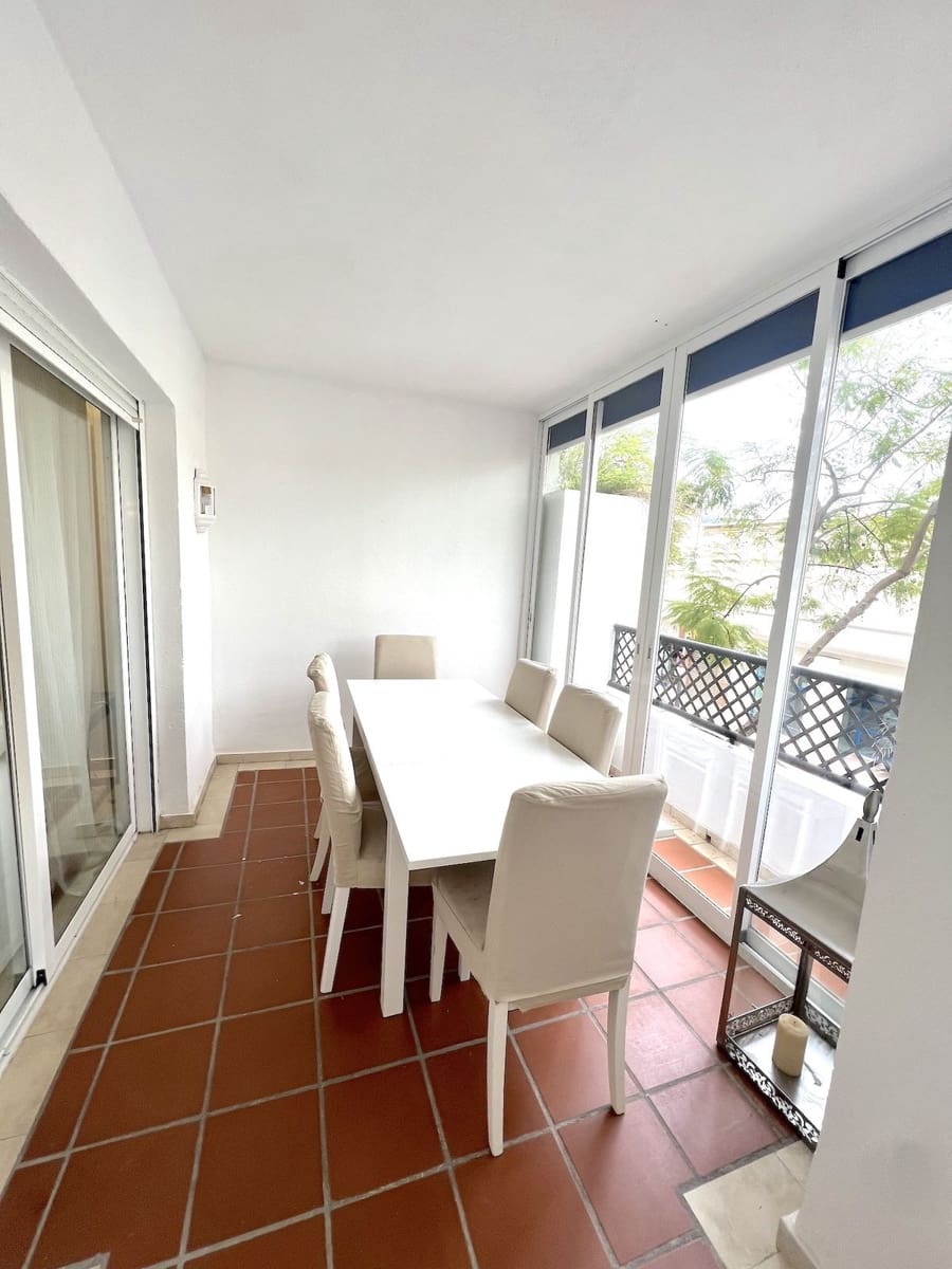 3 bedroom Apartment for sale in Puerto Banus with pool - € 710,000 (Ref: 9480200)