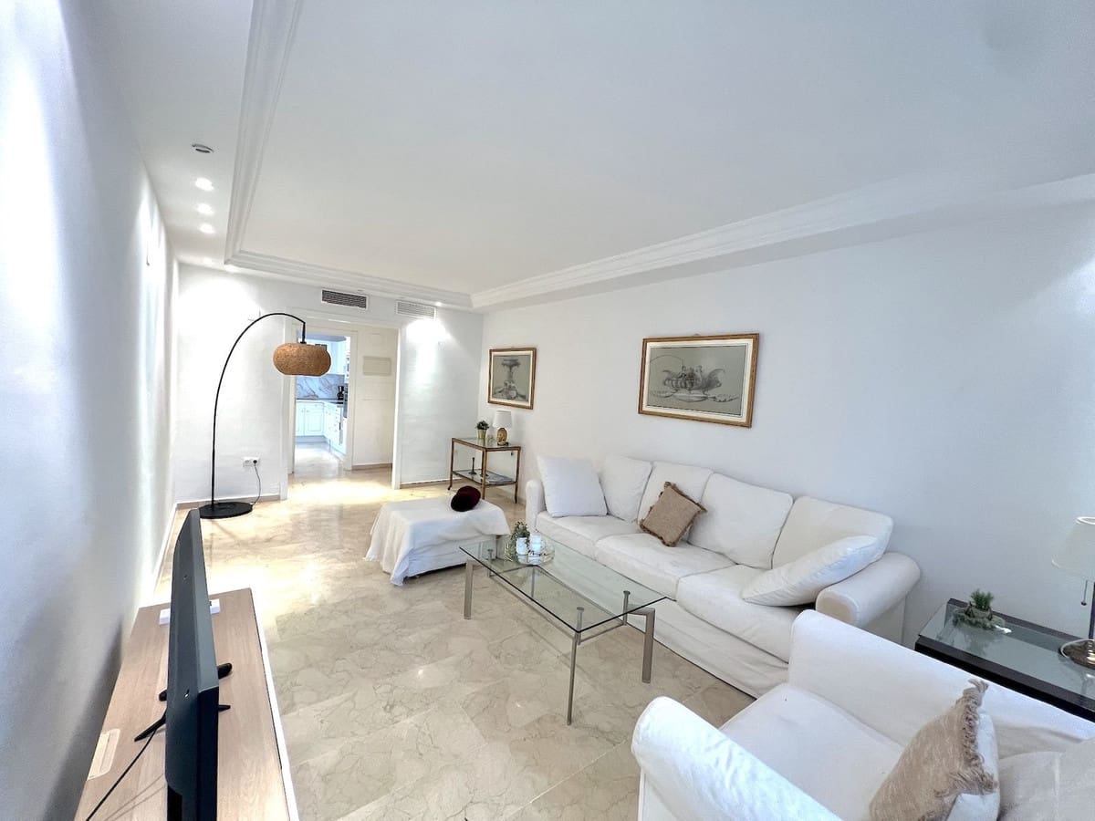 3 bedroom Apartment for sale in Puerto Banus with pool - € 710,000 (Ref: 9480200)