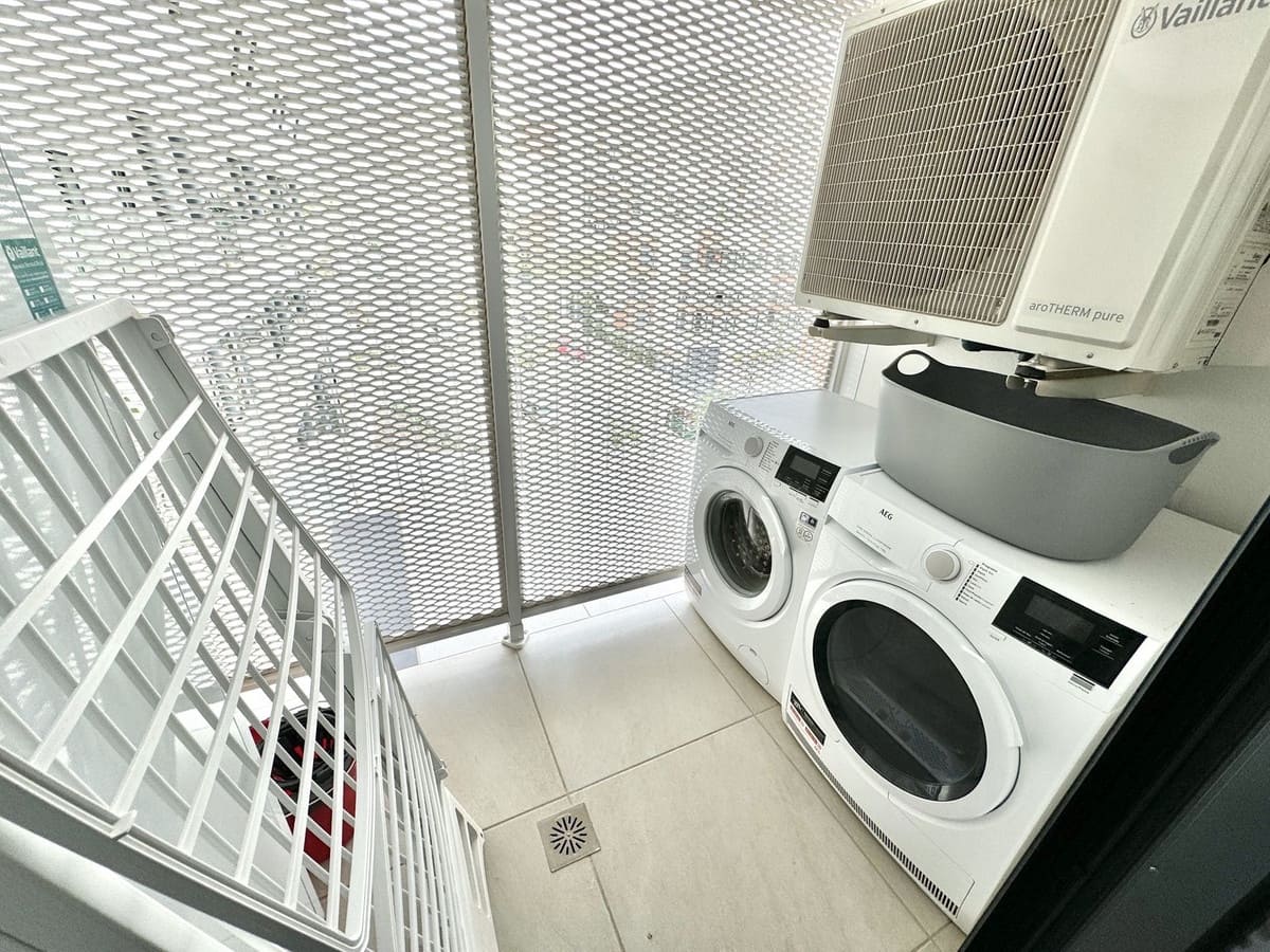 2 bedroom Apartment for sale in Benalmadena Costa with pool - € 719,000 (Ref: 9480203)