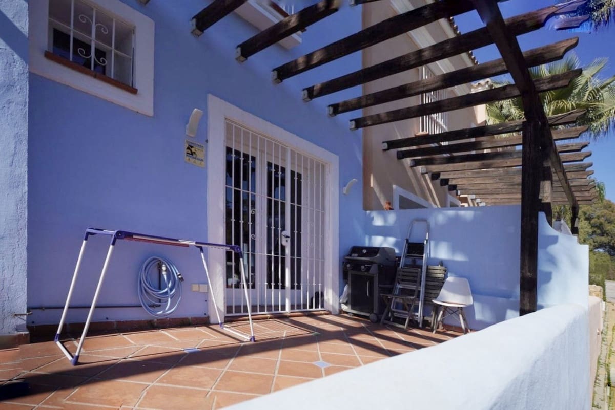 2 bedroom Townhouse for sale in Aloha Golf with pool garage - € 719,000 (Ref: 9480204)