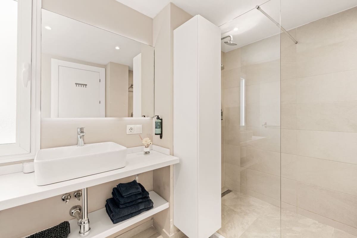 3 bedroom Apartment for sale in Torremolinos with pool - € 720,000 (Ref: 9480208)