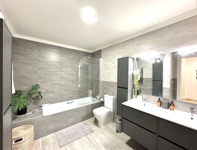 Apartamento de 4 habitaciones en La Quinta, Benahavís en venta con piscina - 720.000 € (Ref: 9480209)