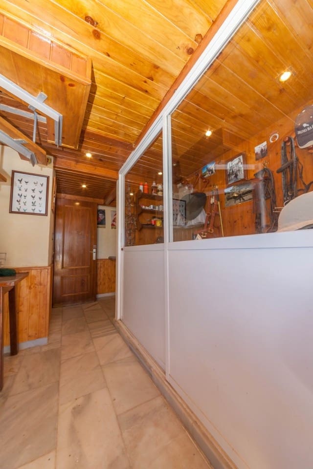 3 soveværelse Villa til salg i El Padron med swimmingpool garage - € 720.000 (Ref: 9480210)