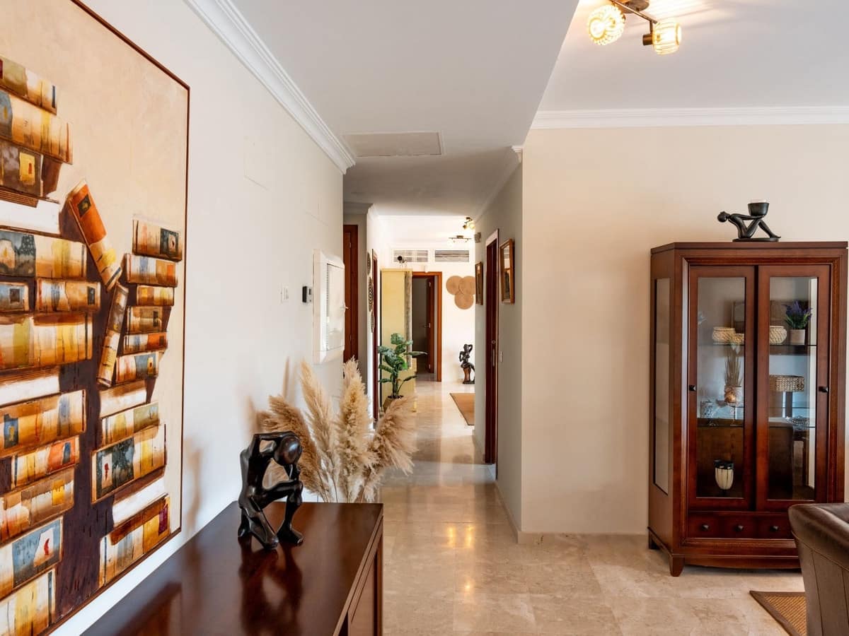 4 makuuhuone Kattohuoneisto myytävänä paikassa Alhaurin de la Torre mukana uima-altaan 
autotalli - 729 000 € (Ref: 9480218)