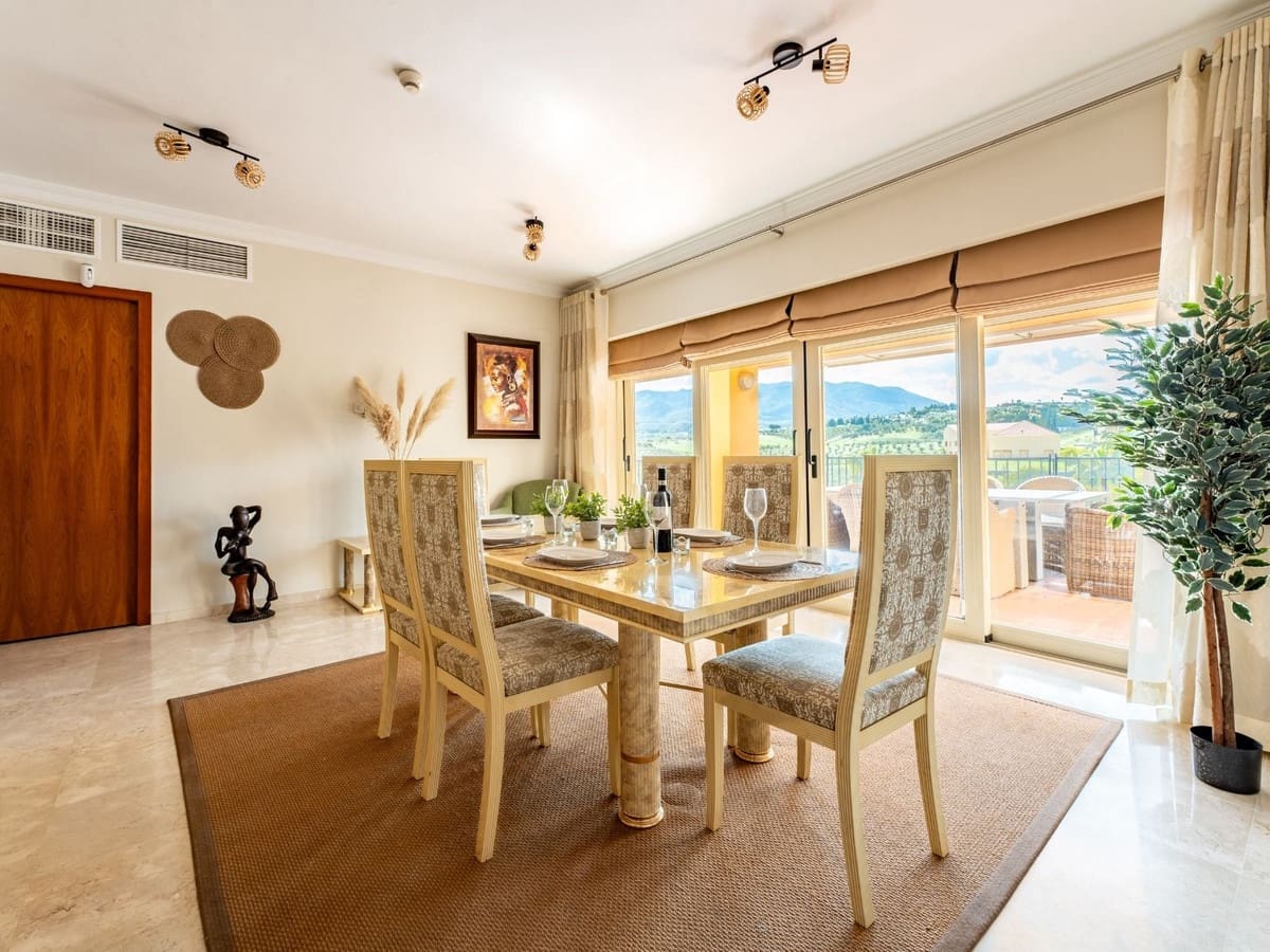 4 makuuhuone Kattohuoneisto myytävänä paikassa Alhaurin de la Torre mukana uima-altaan 
autotalli - 729 000 € (Ref: 9480218)