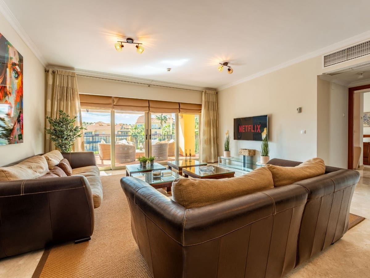 4 makuuhuone Kattohuoneisto myytävänä paikassa Alhaurin de la Torre mukana uima-altaan 
autotalli - 729 000 € (Ref: 9480218)