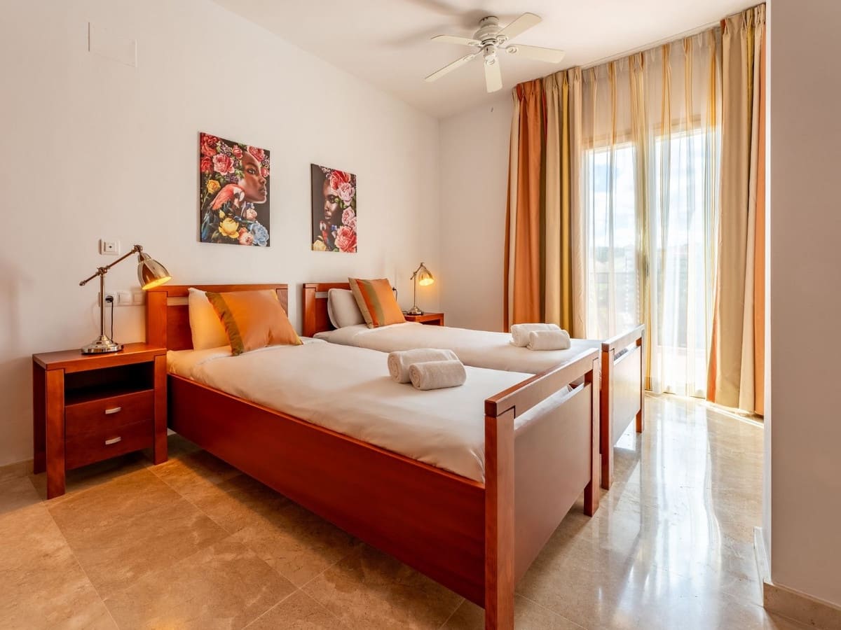 4 makuuhuone Kattohuoneisto myytävänä paikassa Alhaurin de la Torre mukana uima-altaan 
autotalli - 729 000 € (Ref: 9480218)