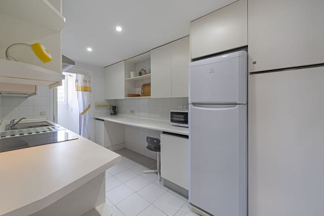 2 soverom Leilighet til salgs i Puerto Banus, Marbella med svømmebasseng garasje - € 730 000 (Ref: 9480219)