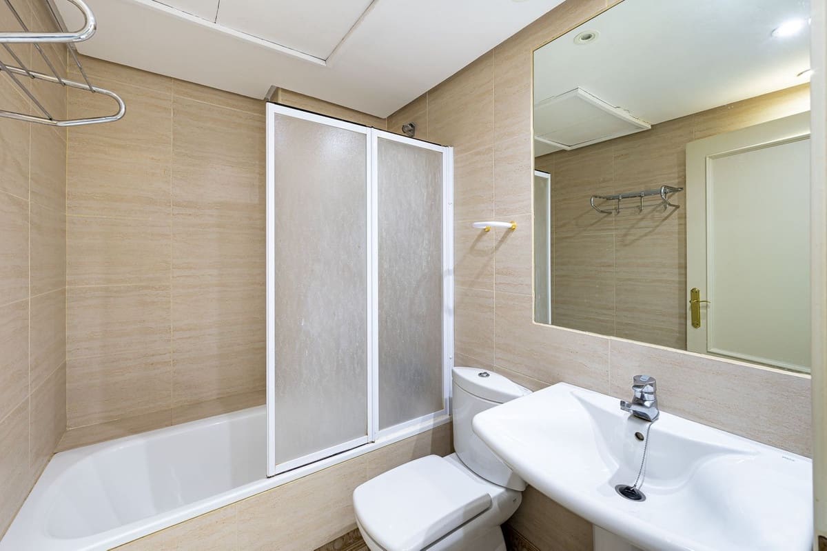 2 bedroom Apartment for sale in Puerto Banus with pool garage - € 730,000 (Ref: 9480219)