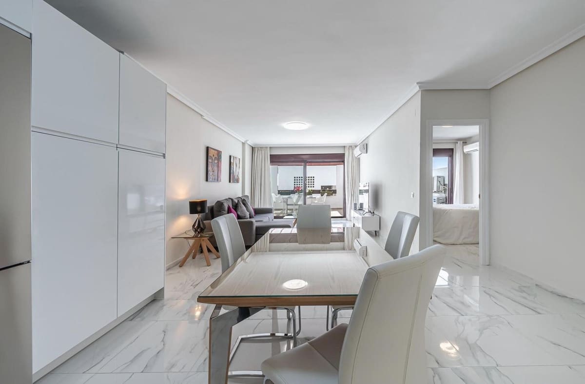 3 soveværelse Lejlighed til salg i Nueva Andalucia med swimmingpool - € 735.000 (Ref: 9480222)