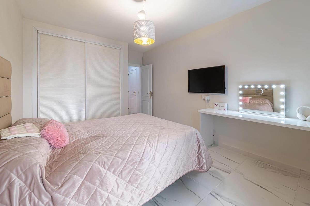 3 soveværelse Lejlighed til salg i Nueva Andalucia med swimmingpool - € 735.000 (Ref: 9480222)