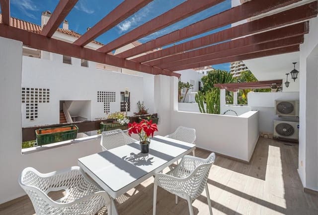 3 soveværelse Lejlighed til salg i La Dama de Noche - La Alzambra, Marbella med swimmingpool - € 735.000 (Ref: 9480222)