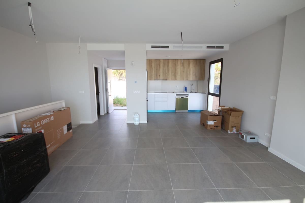 3 bedroom Semi-detached Villa for sale in Riviera del Sol with pool - € 735,000 (Ref: 9480224)