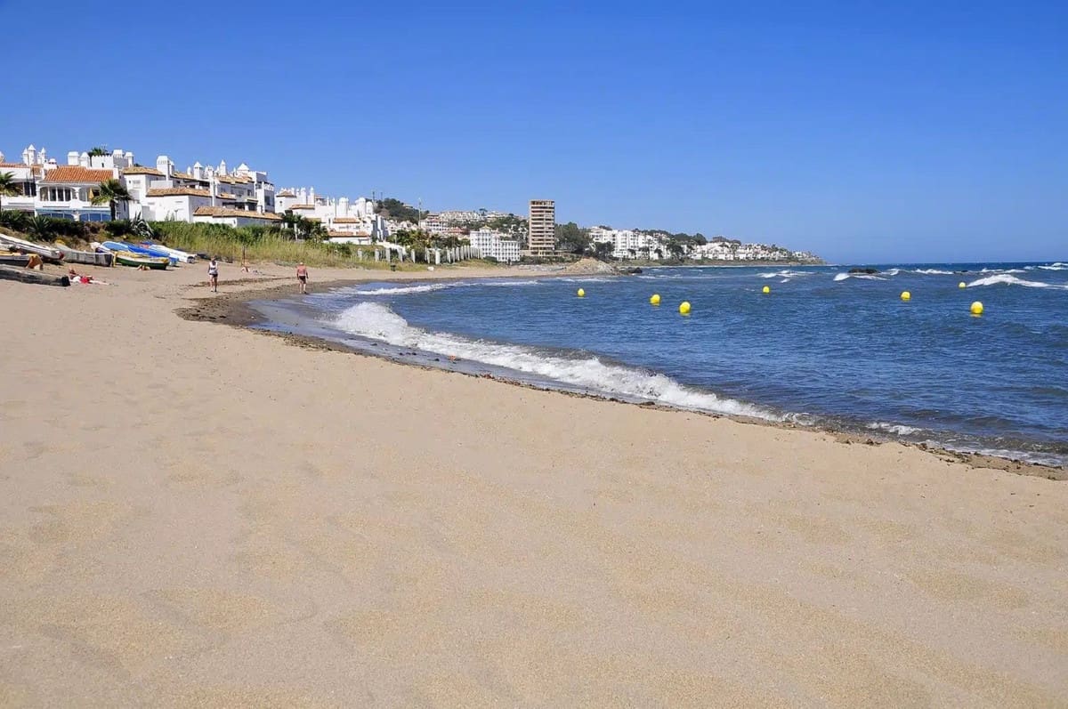 3 bedroom Semi-detached Villa for sale in Riviera del Sol with pool - € 735,000 (Ref: 9480224)