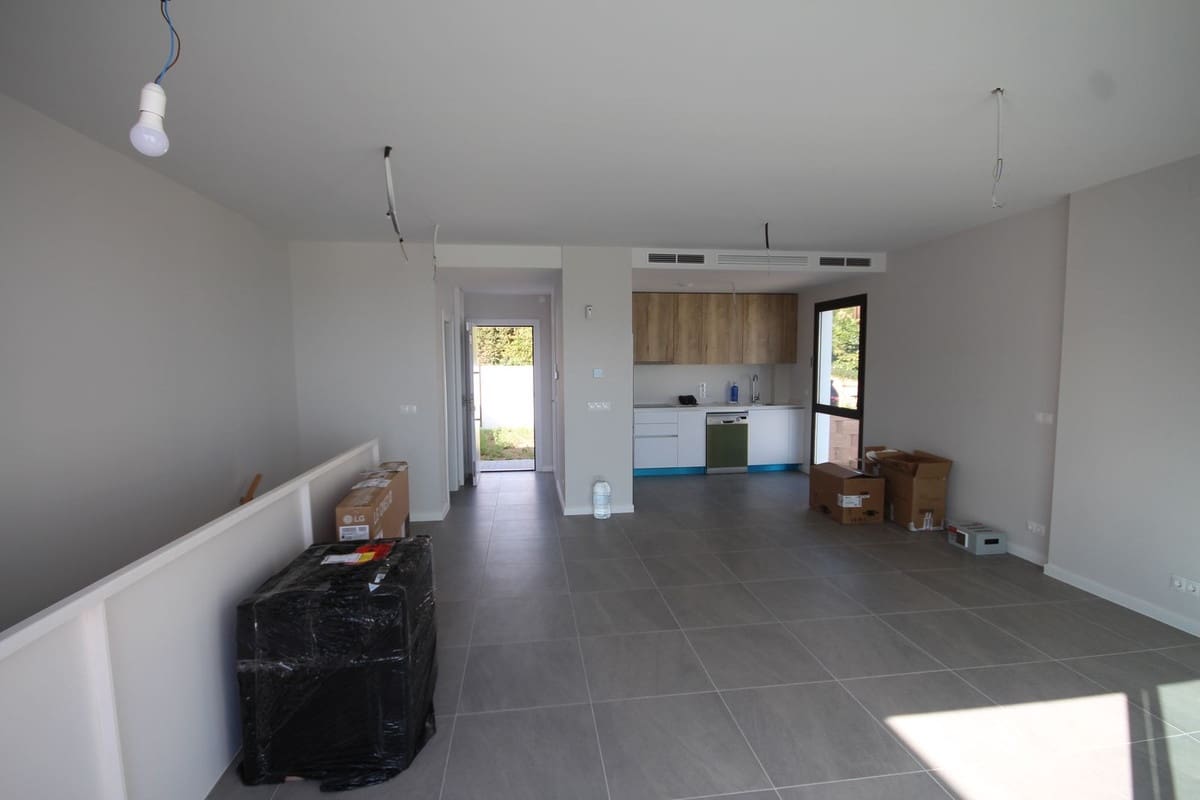 3 bedroom Semi-detached Villa for sale in Riviera del Sol with pool - € 735,000 (Ref: 9480224)