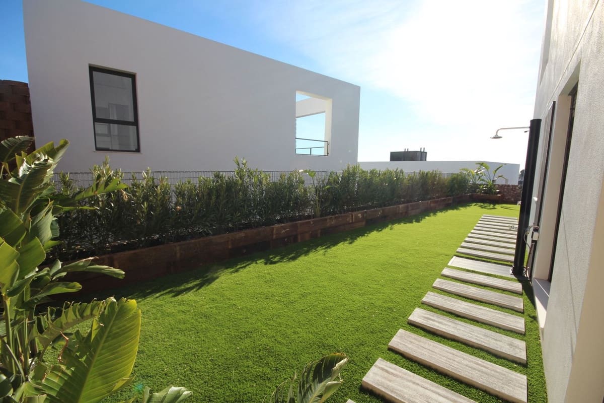 3 Zimmer Doppelhaus zu verkaufen in Riviera del Sol mit Pool - 735.000 € (Ref: 9480224)