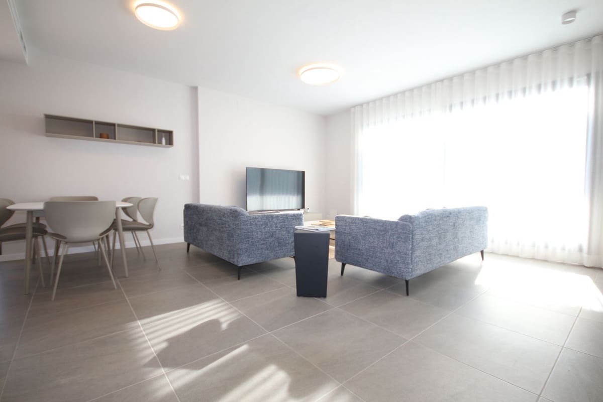 3 soveværelse Semi-Rækkehus til salg i Riviera del Sol med swimmingpool - € 735.000 (Ref: 9480224)