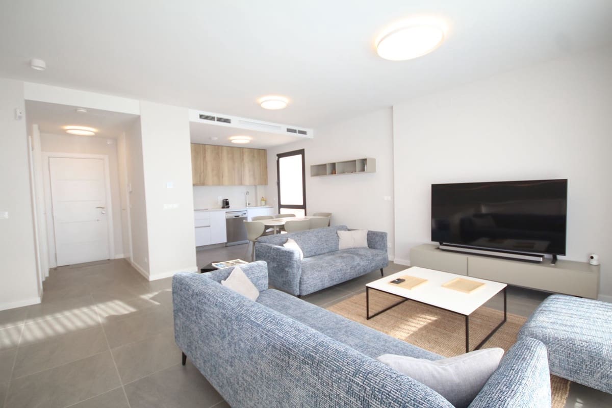 3 soveværelse Semi-Rækkehus til salg i Riviera del Sol med swimmingpool - € 735.000 (Ref: 9480224)