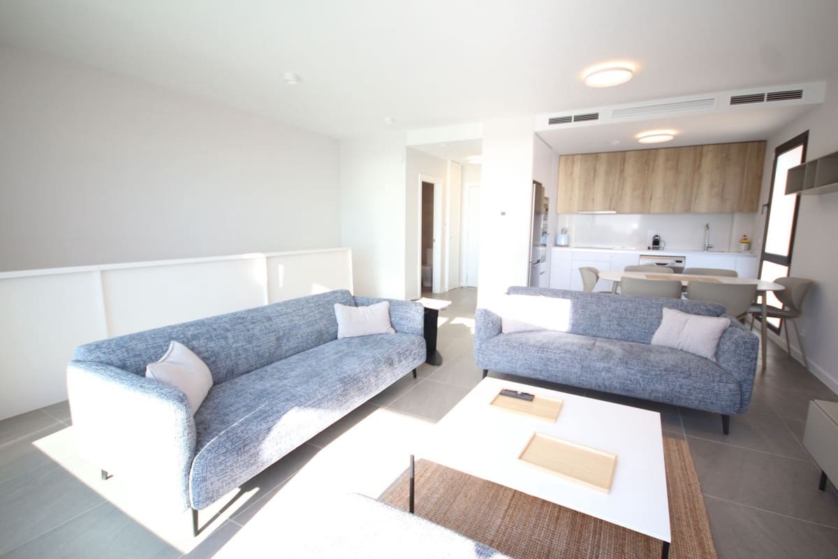 3 soveværelse Semi-Rækkehus til salg i Riviera del Sol med swimmingpool - € 735.000 (Ref: 9480224)