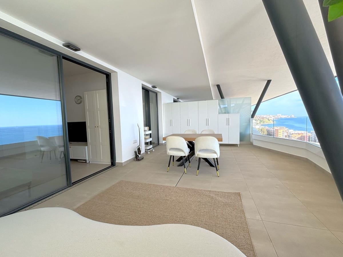 2 slaapkamer Appartement te koop in Fuengirola met zwembad - € 736.000 (Ref: 9480226)