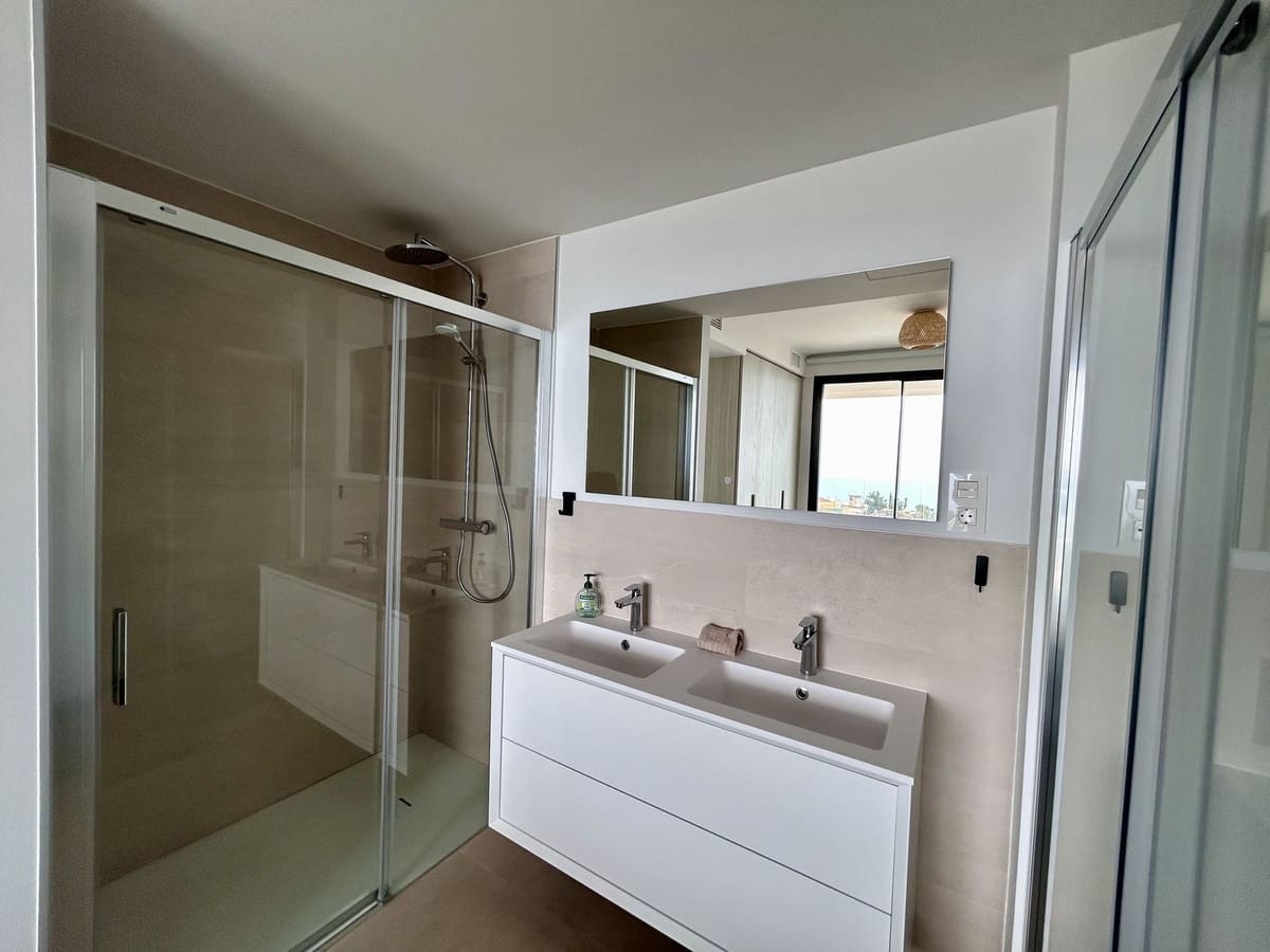 2 slaapkamer Appartement te koop in Fuengirola met zwembad - € 739.000 (Ref: 9480227)